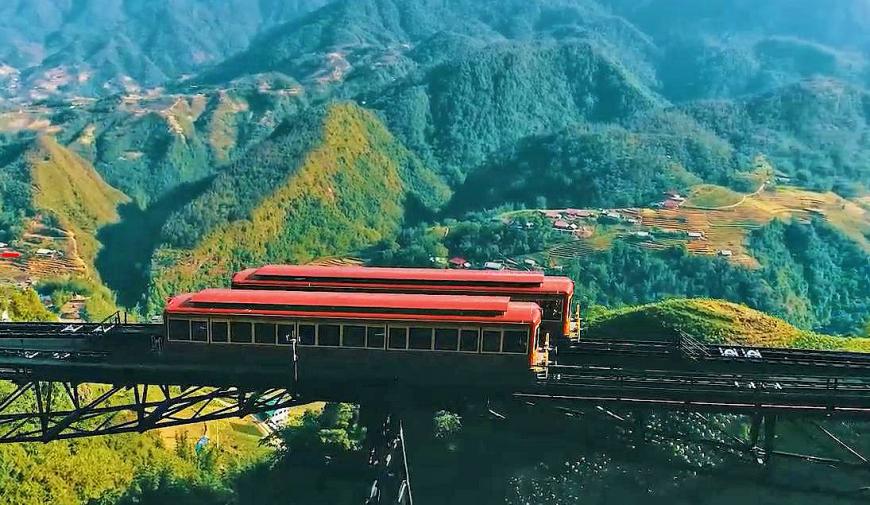 The Complete Guide to Vietnam’s Train Routes – From Reunification Line to Luxury Sleeper Carriages